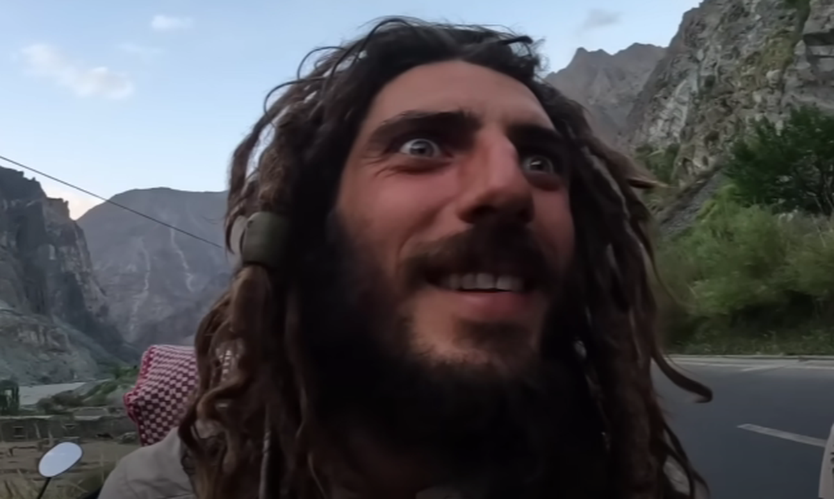 Uluitor! Fostul sportiv a mers desculț pe jos din Spania în Pakistan » Incredibil cum arată acum