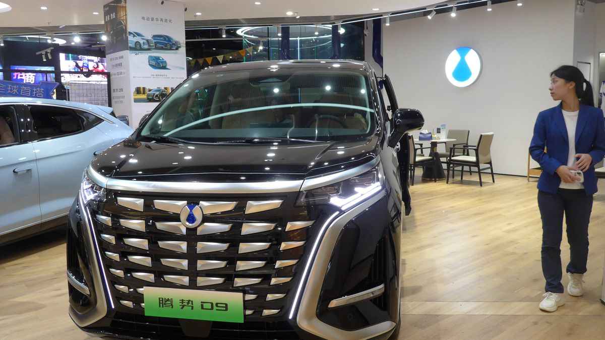 Salonul Auto de la Shanghai: China spulberă toate recordurile, cu peste 100 de modele noi, unele integrând AI-ul Deep Seek. Cele mai tari informații