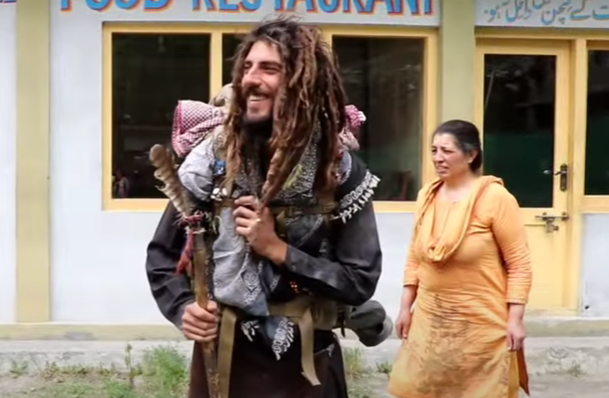 Uluitor! Fostul sportiv a mers desculț pe jos din Spania în Pakistan » Incredibil cum arată acum