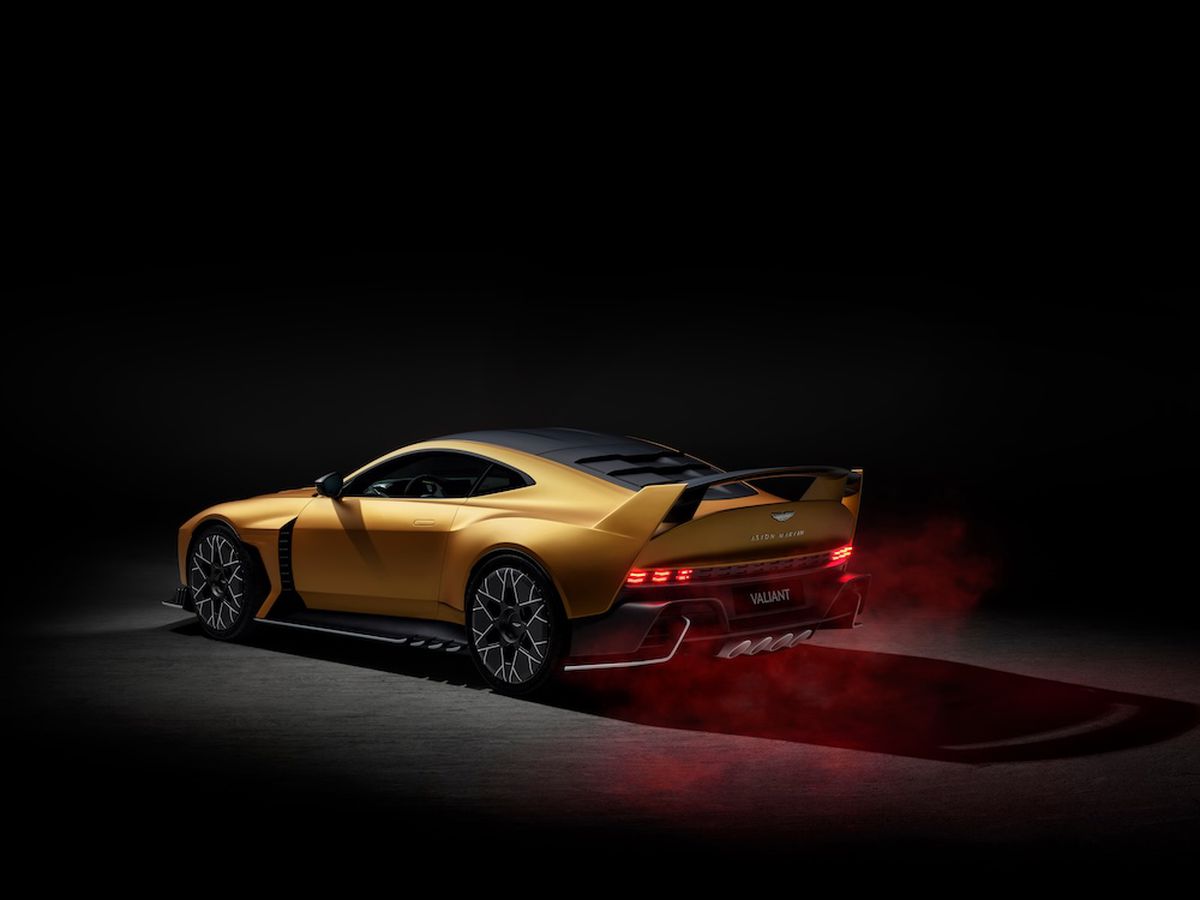 Fernando Alonso a primit un bolid personalizat de 2 milioane de euro » Imagini senzaționale: e versiunea „extremă” a unui model clasic