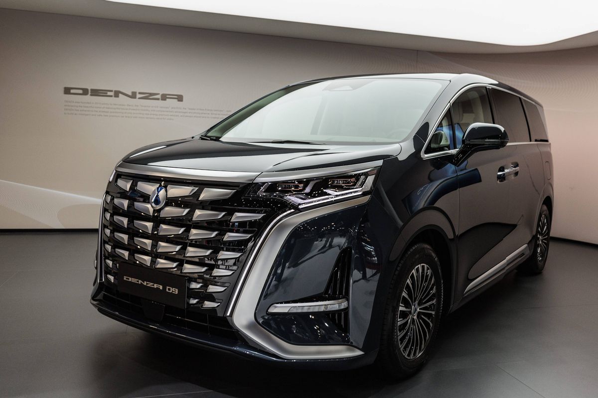 Salonul Auto de la Shanghai: China spulberă toate recordurile, cu peste 100 de modele noi, unele integrând AI-ul Deep Seek. Cele mai tari informații