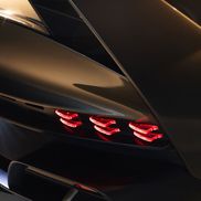 Alonso a primit un Aston Marin personalizat / FOTO: Instagram @astonmartin