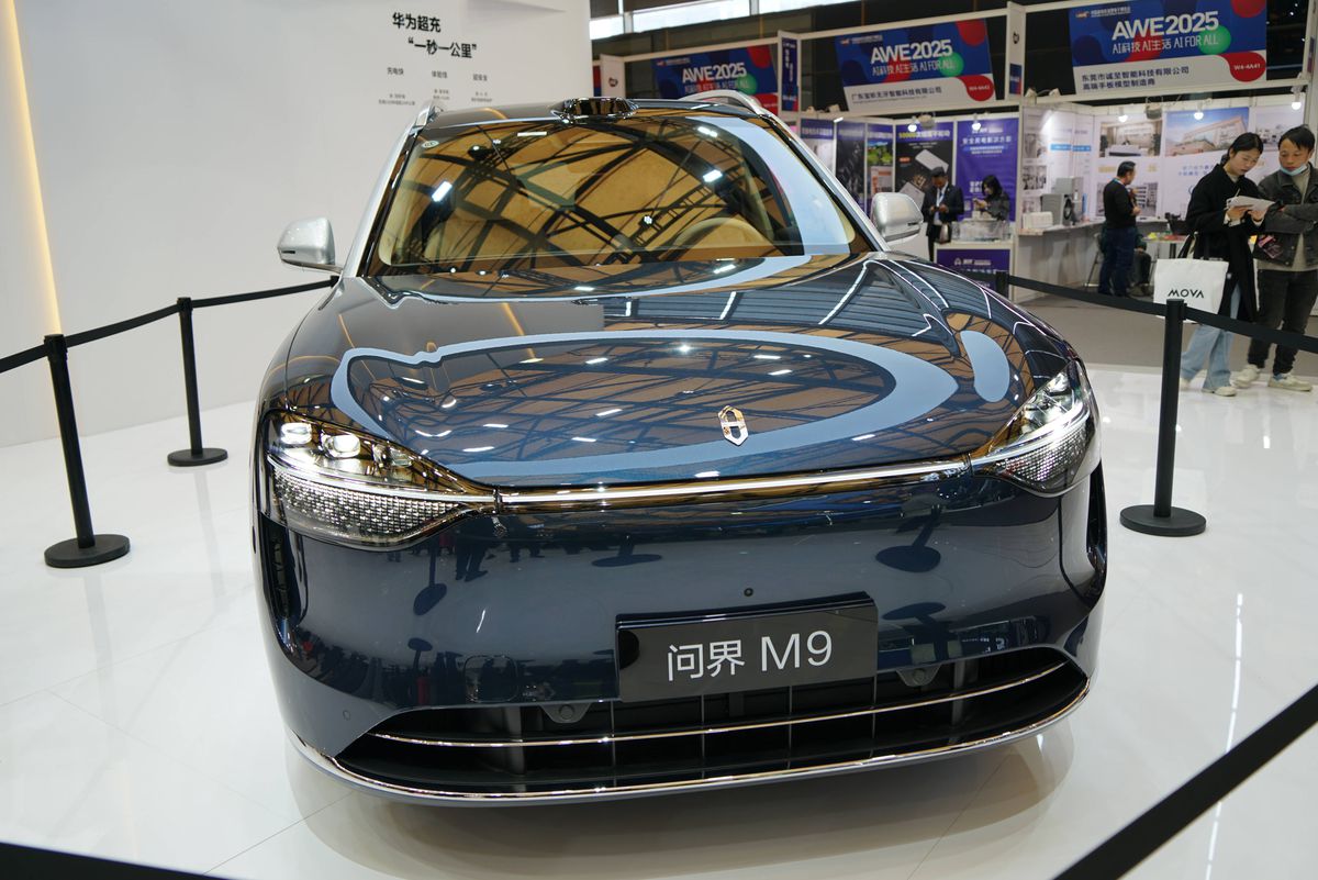 Salonul Auto de la Shanghai: China spulberă toate recordurile, cu peste 100 de modele noi, unele integrând AI-ul Deep Seek. Cele mai tari informații