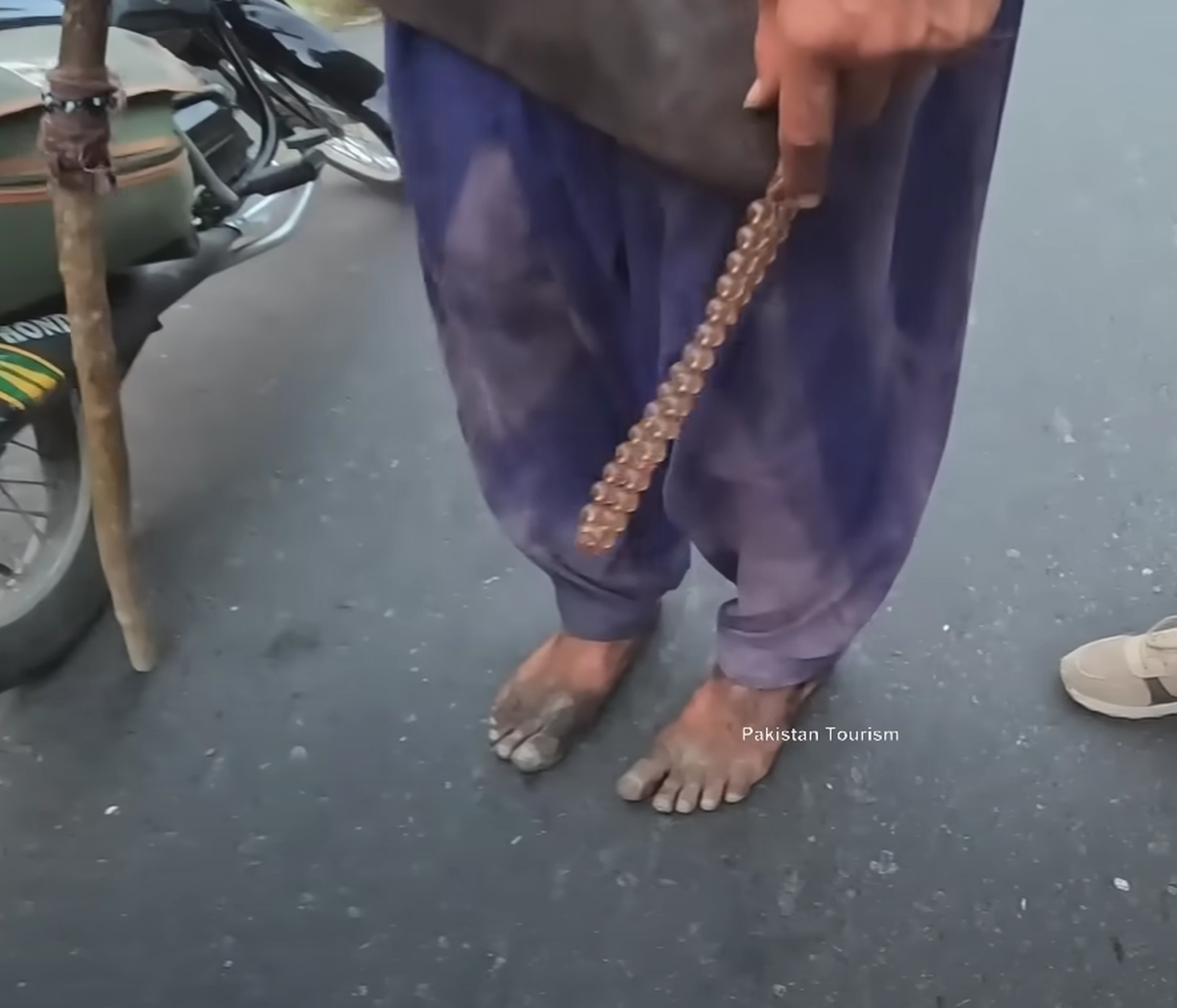 Axel Pons a renunțat la viața de pilot și arată complet diferit