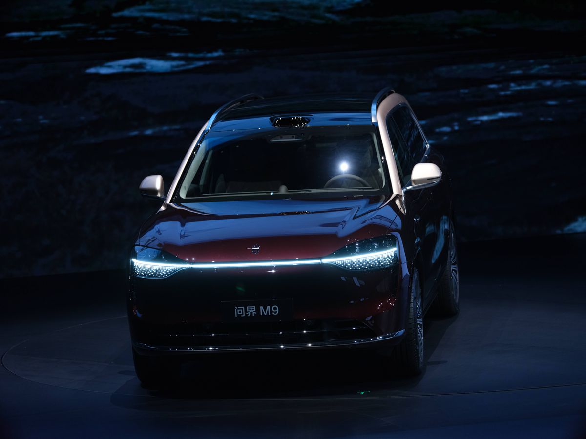 Salonul Auto de la Shanghai: China spulberă toate recordurile, cu peste 100 de modele noi, unele integrând AI-ul Deep Seek. Cele mai tari informații