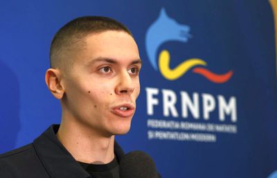 David Popovici, un nou premiu pentru anul 2024 » Desemnat sportivul anului de Federația Română de Natație și Pentatlon Modern: „Învăț să-mi mulțumesc și mie din ce în ce mai mult”