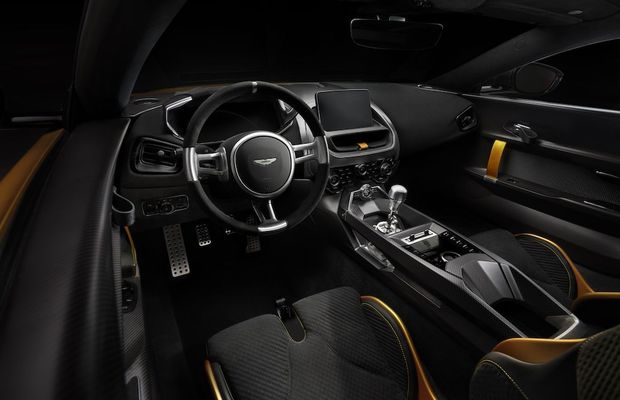 Fernando Alonso a primit un bolid personalizat de 2 milioane de euro » Imagini senzaționale: e versiunea „extremă” a unui model clasic