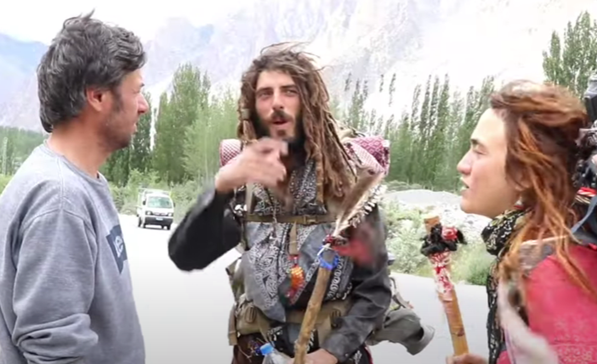 Uluitor! Fostul sportiv a mers desculț pe jos din Spania în Pakistan » Incredibil cum arată acum