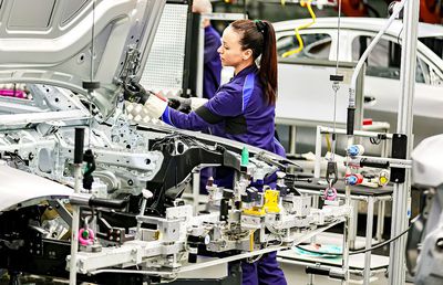 Studiu incredibil: România, mai ieftină decât China la costurile salariale per mașină! Germania are costuri exorbitante