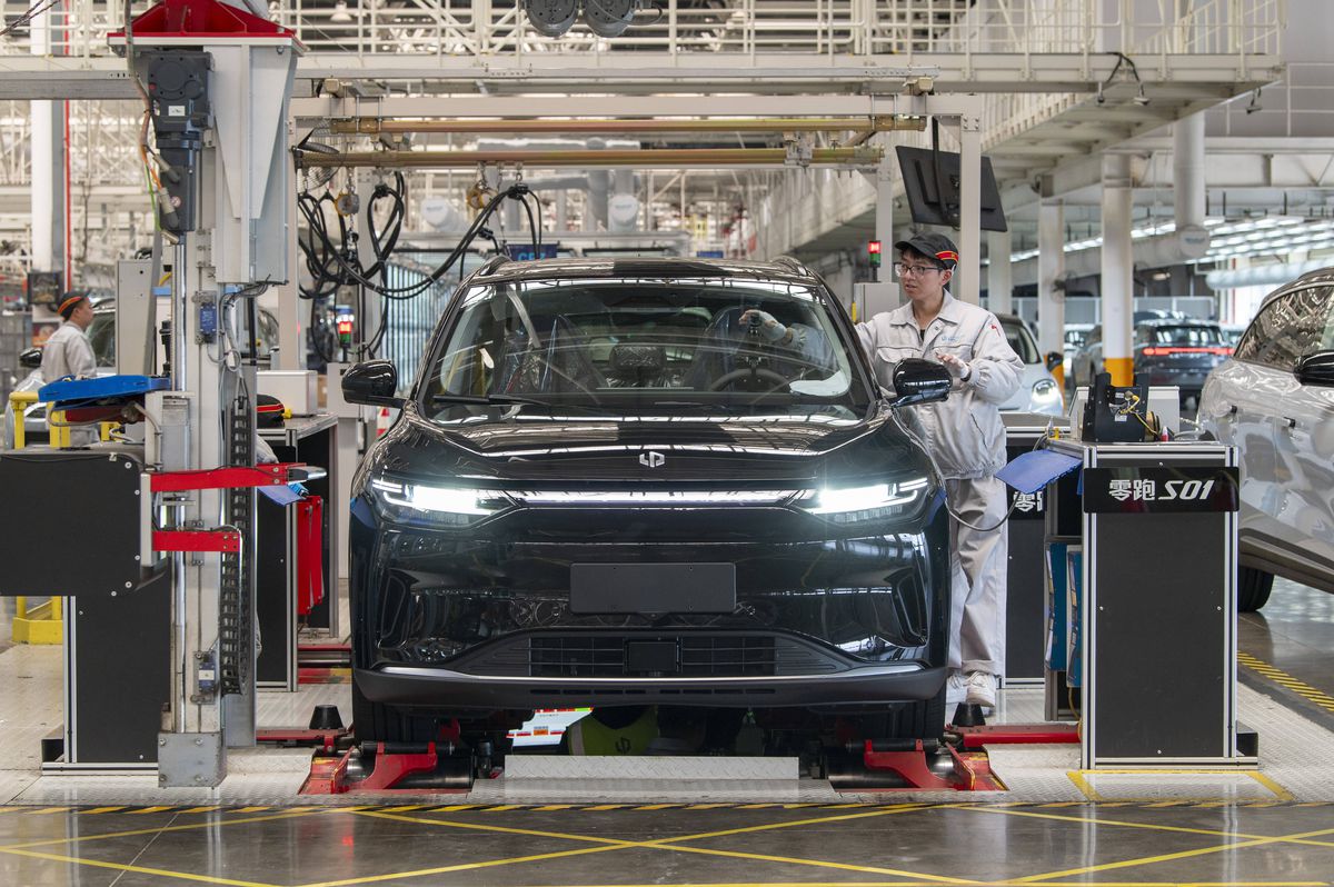 Salonul Auto de la Shanghai: China spulberă toate recordurile, cu peste 100 de modele noi, unele integrând AI-ul Deep Seek. Cele mai tari informații