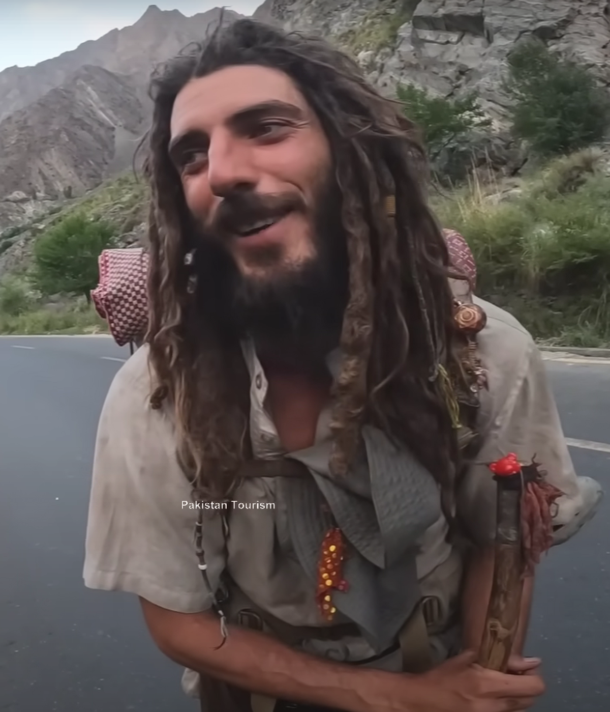 Uluitor! Fostul sportiv a mers desculț pe jos din Spania în Pakistan » Incredibil cum arată acum