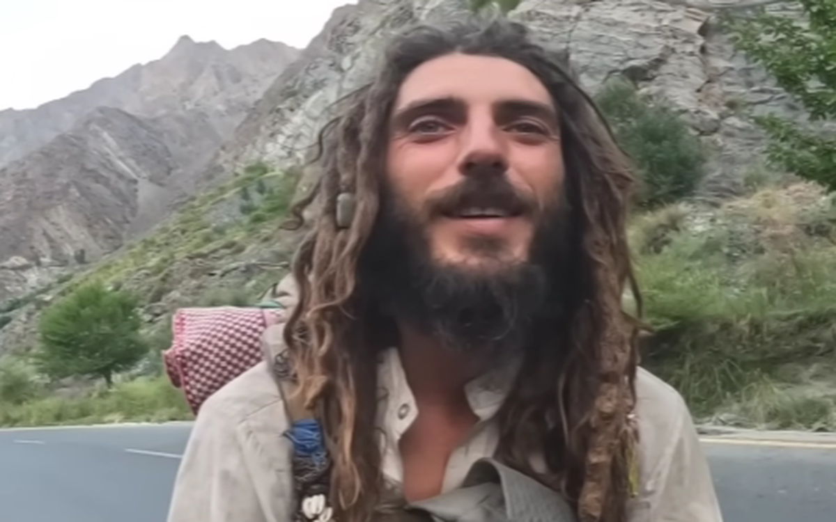 Uluitor! Fostul sportiv a mers desculț pe jos din Spania în Pakistan » Incredibil cum arată acum