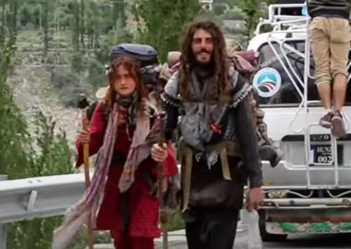 Axel Pons a renunțat la viața de pilot și arată complet diferit