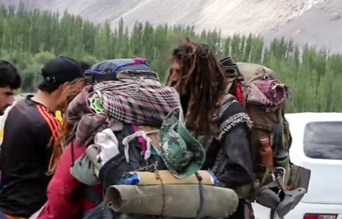 Uluitor! Fostul sportiv a mers desculț pe jos din Spania în Pakistan » Incredibil cum arată acum