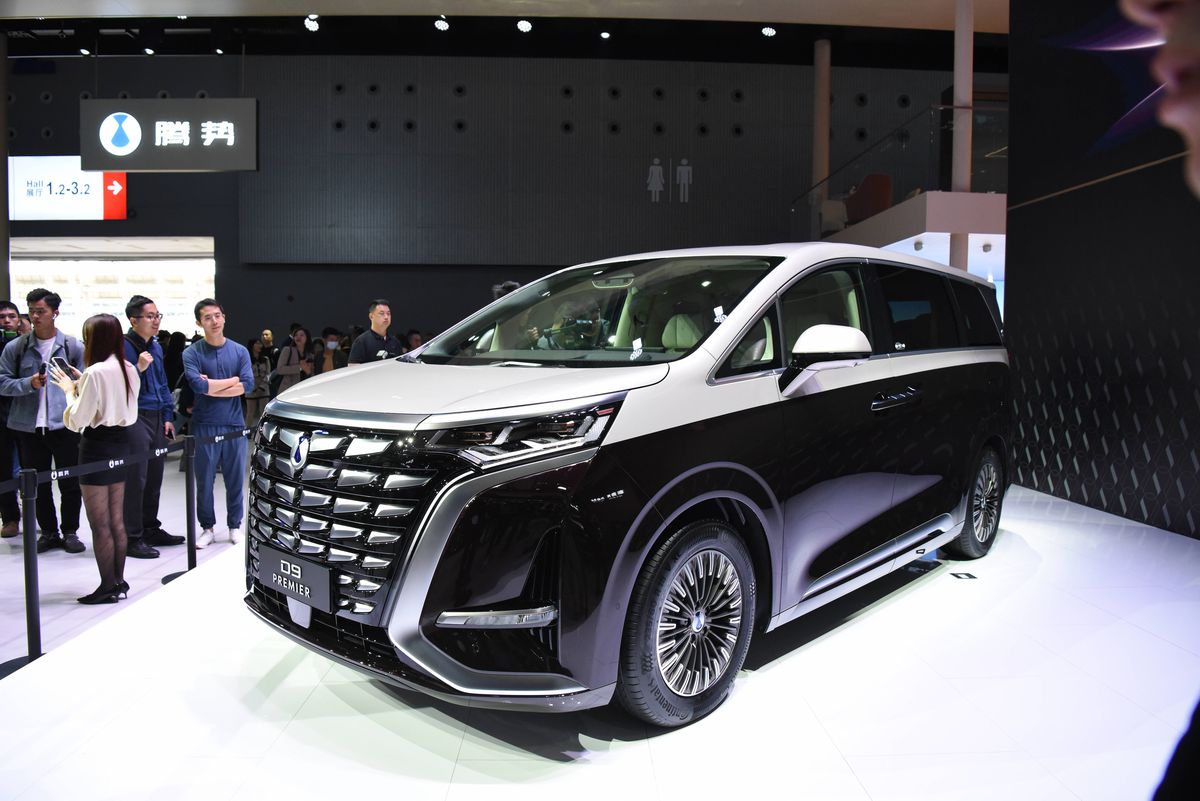 Salonul Auto de la Shanghai: China spulberă toate recordurile, cu peste 100 de modele noi, unele integrând AI-ul Deep Seek. Cele mai tari informații