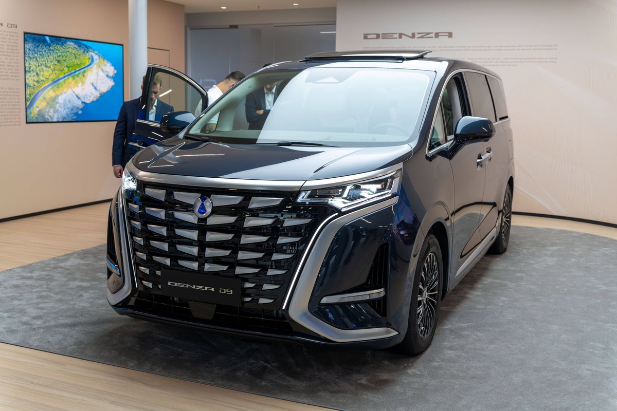 Salonul Auto de la Shanghai: China spulberă toate recordurile, cu peste 100 de modele noi, unele integrând AI-ul Deep Seek. Cele mai tari informații