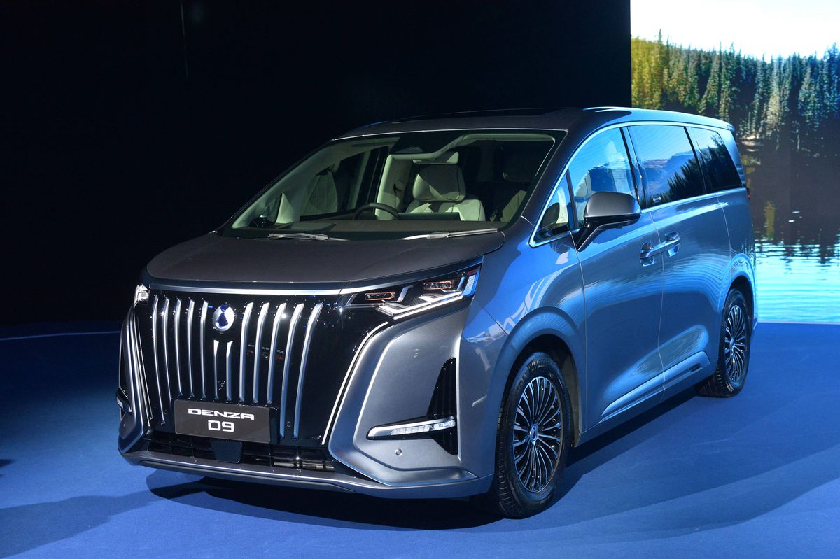 Salonul Auto de la Shanghai: China spulberă toate recordurile, cu peste 100 de modele noi, unele integrând AI-ul Deep Seek. Cele mai tari informații