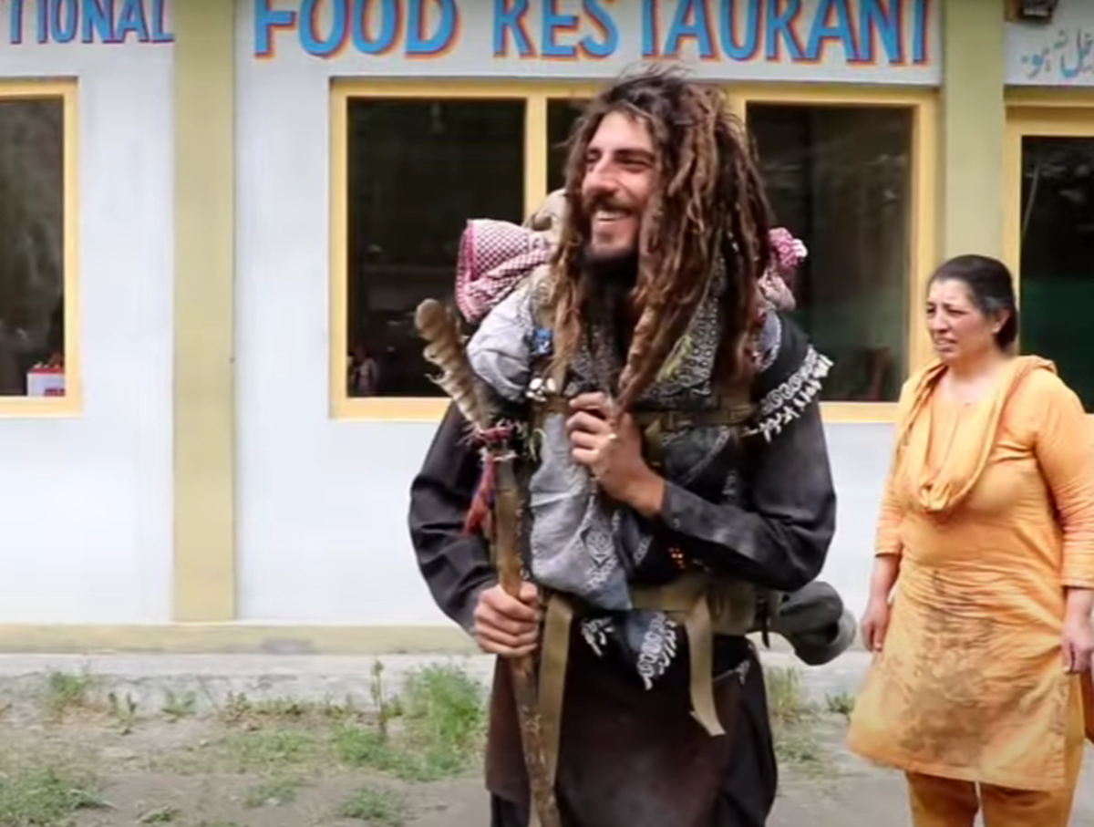 Uluitor! Fostul sportiv a mers desculț pe jos din Spania în Pakistan » Incredibil cum arată acum