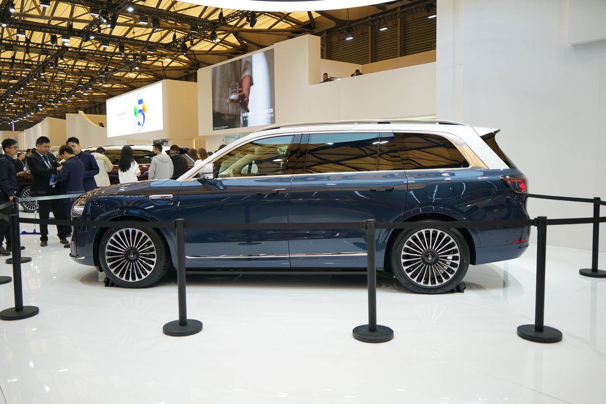 Salonul Auto de la Shanghai: China spulberă toate recordurile, cu peste 100 de modele noi, unele integrând AI-ul Deep Seek. Cele mai tari informații