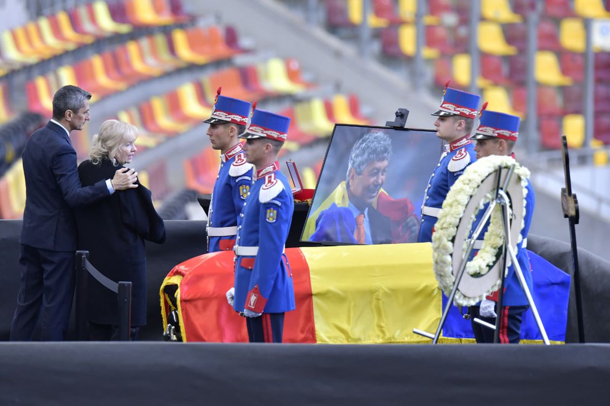 La priveghiul lui Lucescu, Gheorghe Hagi, cu vocea tremurândă: „Cel mai mare din toate timpurile!”