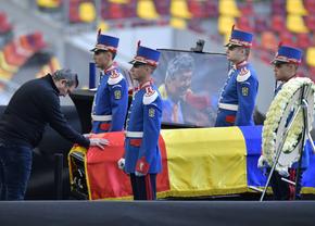 Sicriul lui Mircea Lucescu, depus și azi la Arena Națională