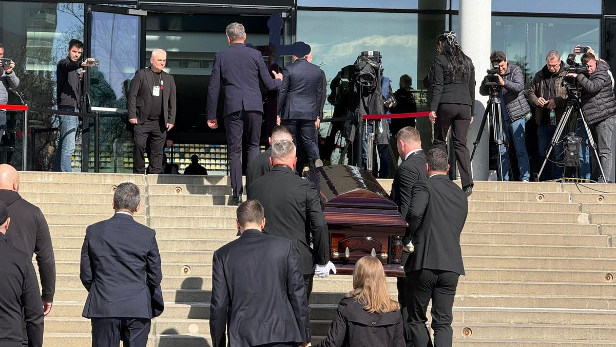 Sicriul lui Mircea Lucescu, depus la Arena Națională