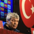 Mircea Lucescu a avut ultima apariție în calitate de antrenor la barajul Turcia - România pentru CM 2026, la sfârșitul lunii martie / Foto: Ionuț Iordache (GSP)