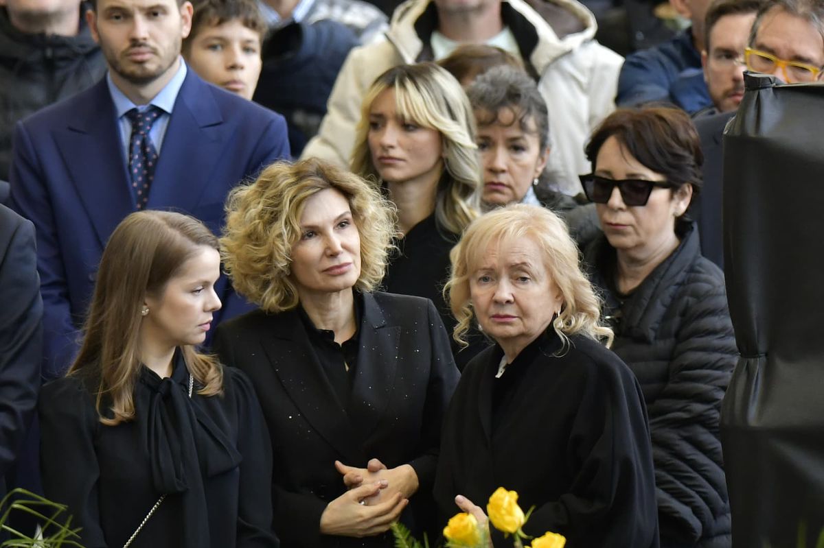 Cadre de Cristi Preda de la Arena Națională, unde a fost depus sicriul cu trupul lui Mircea Lucescu