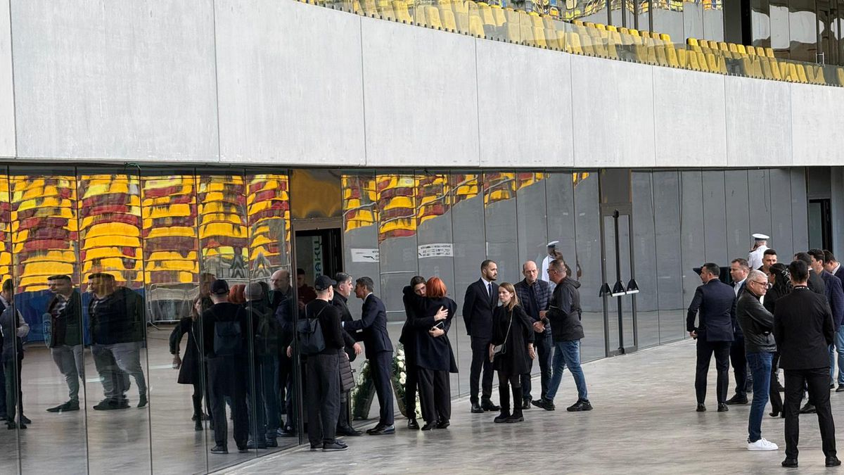 Sicriul lui Mircea Lucescu, depus la Arena Națională