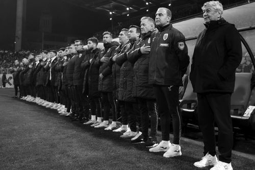 Mircea Lucescu, alături de staff-ul său de la echipa națională / Sursă foto: FRF