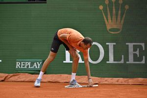 Scor incredibil la Monte Carlo! Berrettini l-a demolat pe Medvedev, care a făcut o criză de nervi: 6-0, 6-0 în doar 49 de minute