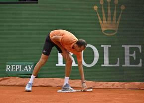 Scor incredibil la Monte Carlo! Berrettini l-a demolat pe Medvedev, care a făcut o criză de nervi: 6-0, 6-0 în doar 49 de minute