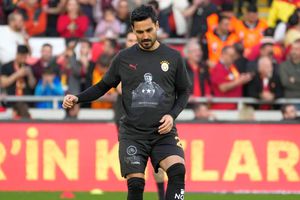 Galatasaray, gest de suflet pentru Mircea Lucescu la meciul din Turcia: „Nu te vom uita!”