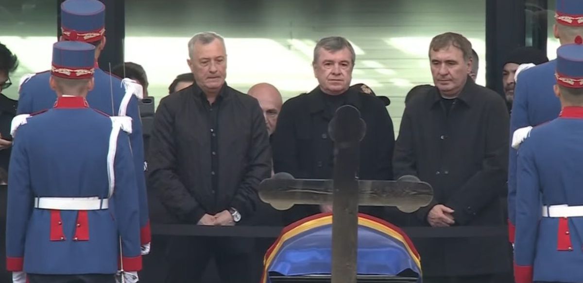 Gică Hagi, la căpătâiul lui Mircea Lucescu // foto: Cristi Preda (GSP)