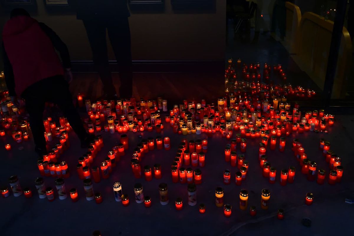 Cadre de Cristi Preda de la priveghiul lui Mircea Lucescu