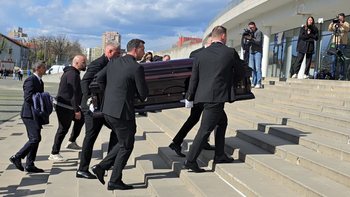 Sicriul lui Mircea Lucescu, depus la Arena Națională