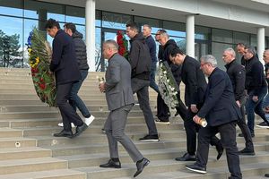 Sicriul lui Mircea Lucescu, depus azi și mâine la Arena Națională » Când va fi înmormântat + Imagini de la stadion