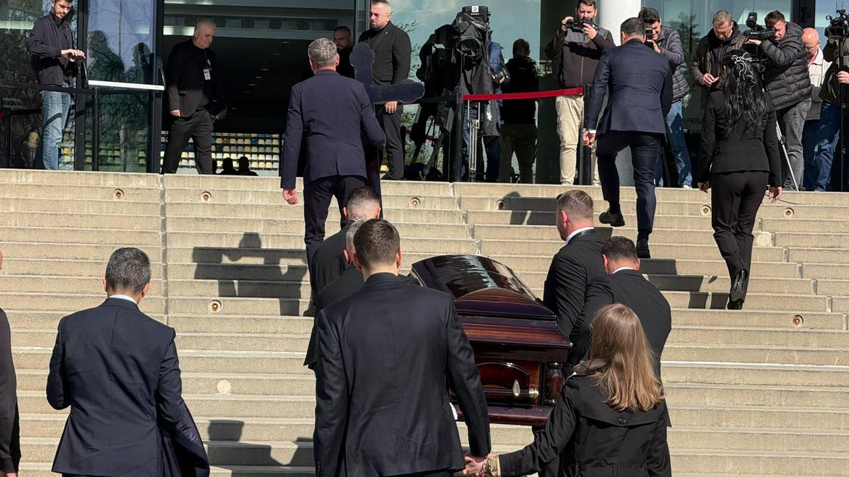 Sicriul lui Mircea Lucescu, depus la Arena Națională