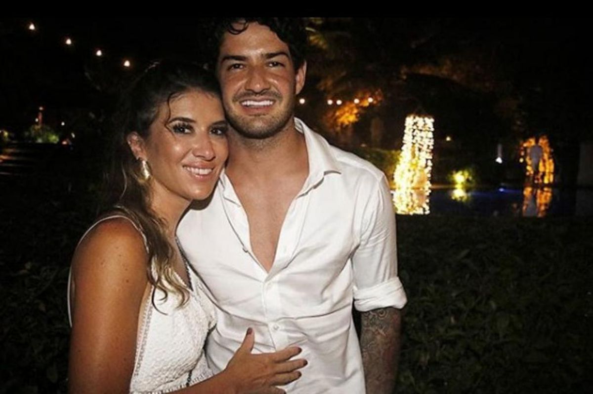 Cum s-a pozat Pato cu actuala soție acum 12 ani, pe când nu erau împreună » Rebeca e mai mare ca el cu 9 ani și e la a treia căsătorie