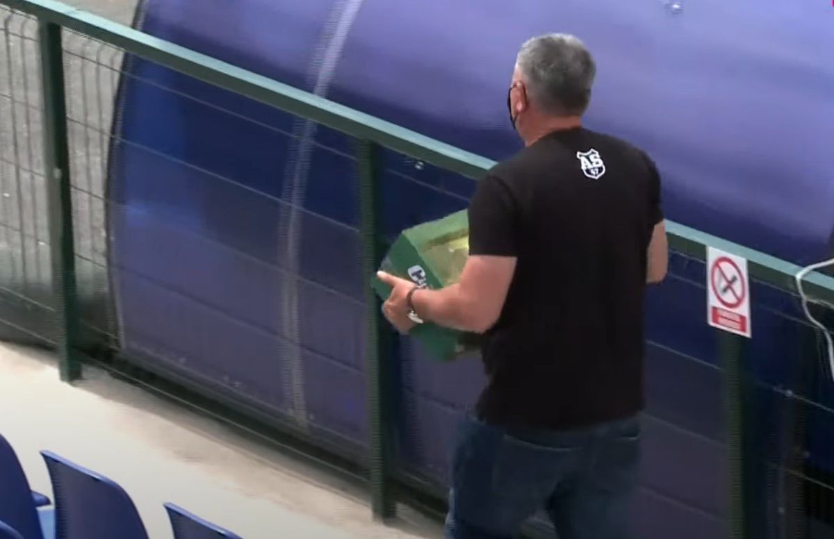 Imaginea zilei la „barajul” Mostiștea Ulmu - Steaua: ce s-a livrat în vestiarul „militarilor” :)