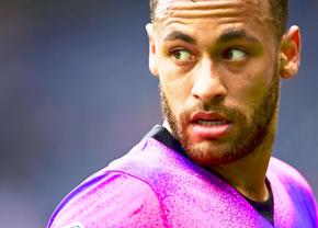 Neymar iese la atac: „Cum aș putea fi de 12 ani în vârf, dacă aș căuta numai petreceri?”