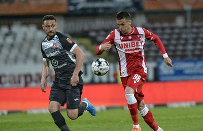 Auch! Contestă arbitrajul după Dinamo - Hermannstadt, dar NU știe regulamentul: „De ce-mi dai «roșu»?”
