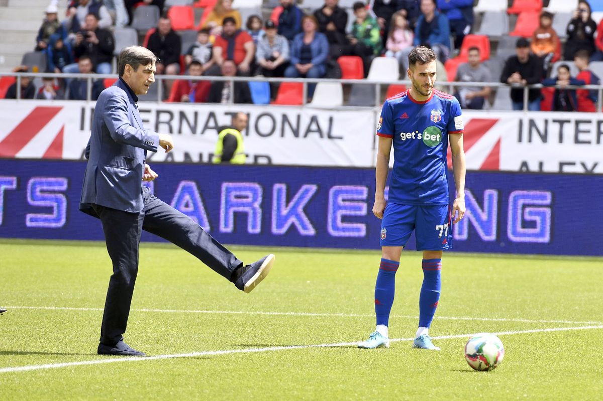 Momente speciale în Ghencea: Victor Pițurcă a dat lovitura de start la meciul Stelei + Eroii de la Sevilla, premiați la pauză
