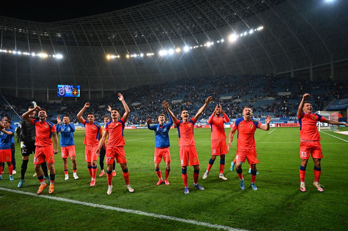 Mihai Stoica și jucătorii de la FCSB, bucurie după victorie cu Universitatea Craiova