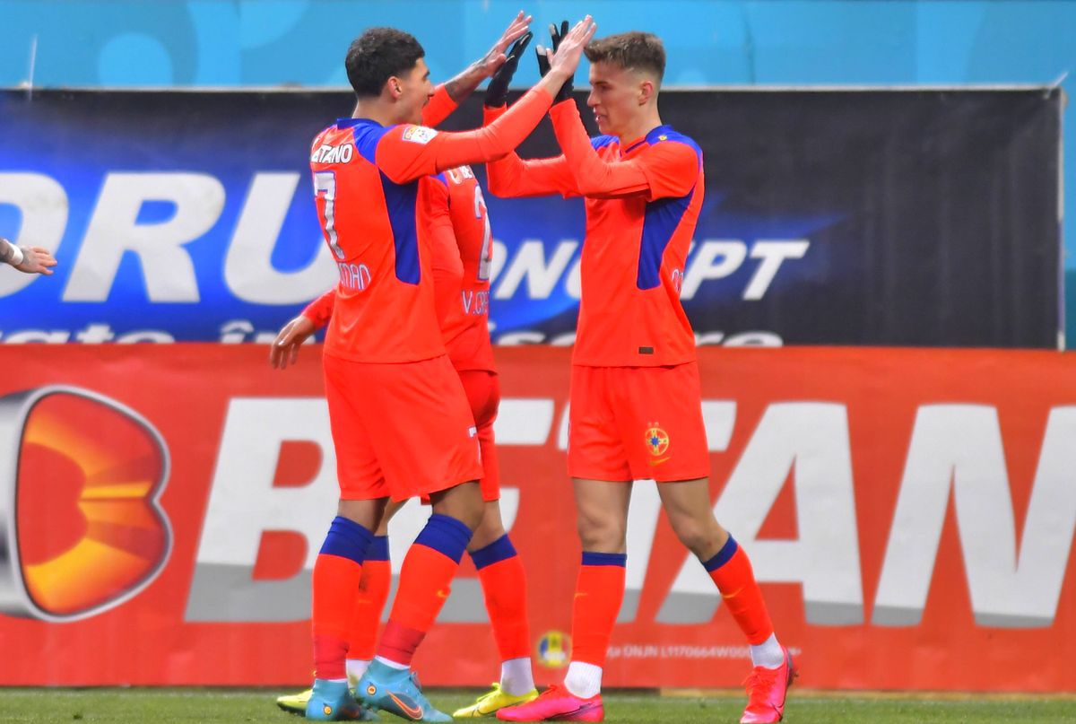 Toni Petrea a dezvăluit motivul pentru care a fost scos Florinel Coman în prima repriză