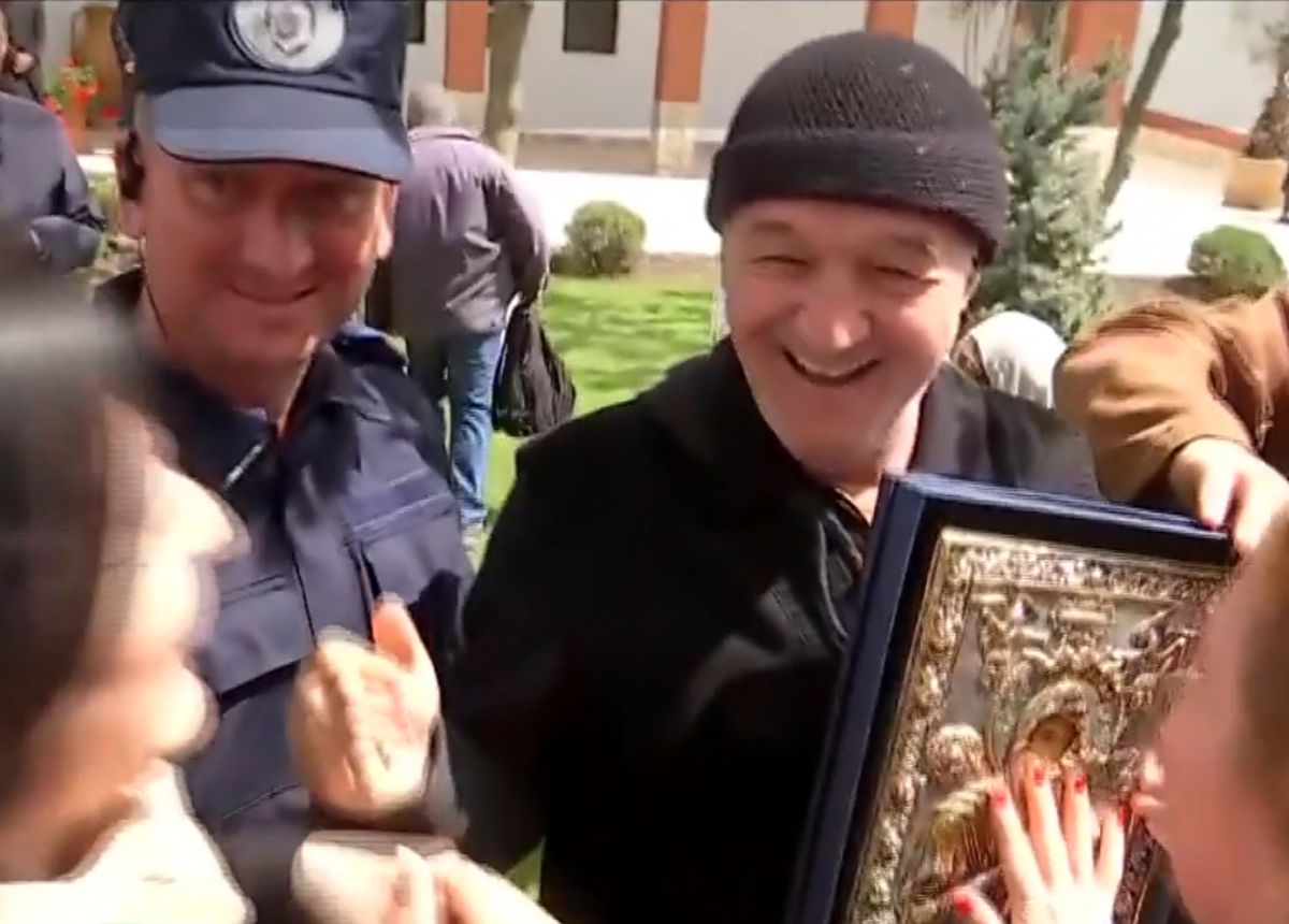 Gigi Becali a ales Biserica » Ce a făcut patronul FCSB înainte de meciul cu Universitatea Craiova