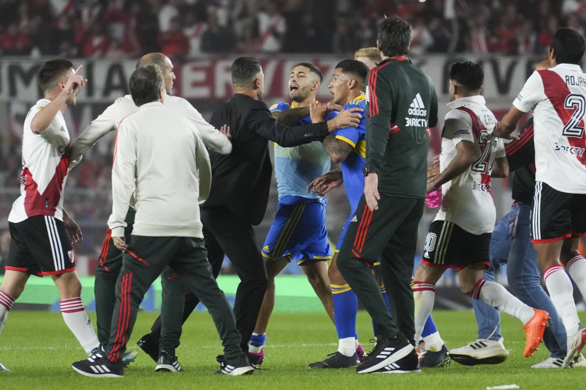 Superclasico River Plate - Boca Juniors cu nervi, suspans și multe lovituri / 7 mai 2023