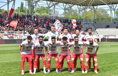 Șefii lui Dinamo au rezolvat o mare problemă înainte de meciurile decisive pentru promovare » Suma plătită care aduce liniște echipei