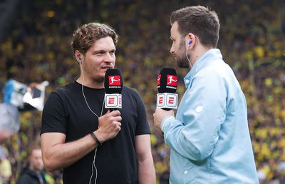 Edin Terzic, conflict cu un reporter: „Știi că ești îmbrăcat în albastru?!” » Ce l-a deranjat pe antrenorul lui Dortmund