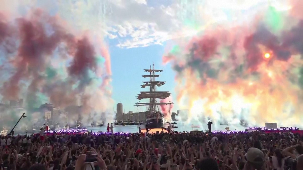 Flacăra olimpică a ajuns la Marsilia, la bordul velierului Belem